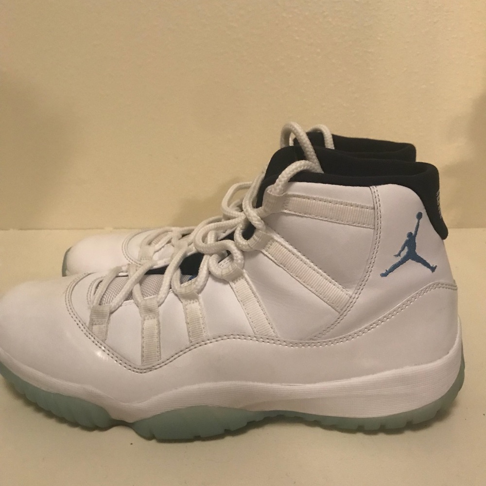 Sir Jordan 11 Retro Legend Blue Columbia Size 10.5